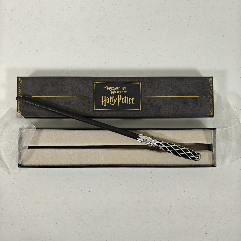 Harry Potter Interactive Wand Universal Studios 2nd Gen Black/Silver New in Box